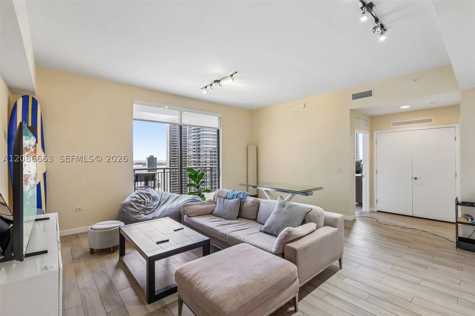 2+1 Condo — 999 1st Ave #UPH12, Miami, FL 33130