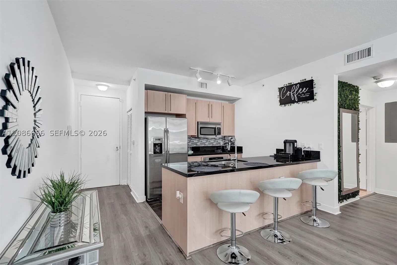 1+1 Condo — 79 12th St #3608-S, Miami, FL 33130