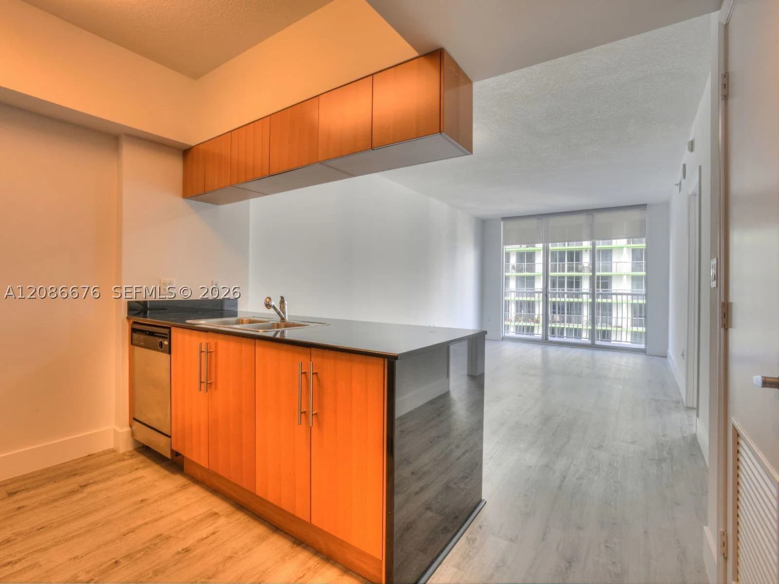 1+1 Condo — 1750 Bayshore Dr #3205, Miami, FL 33132