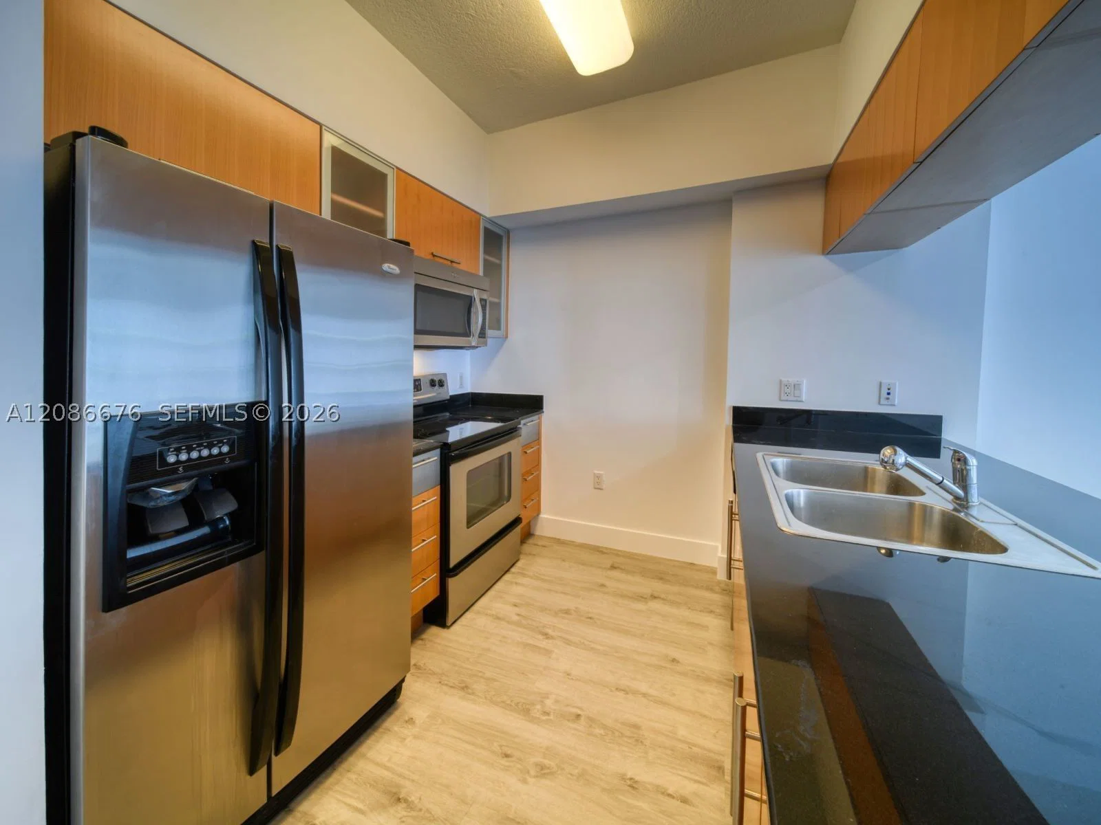 1+1 Condo — 1750 Bayshore Dr #3205, Miami, FL 33132