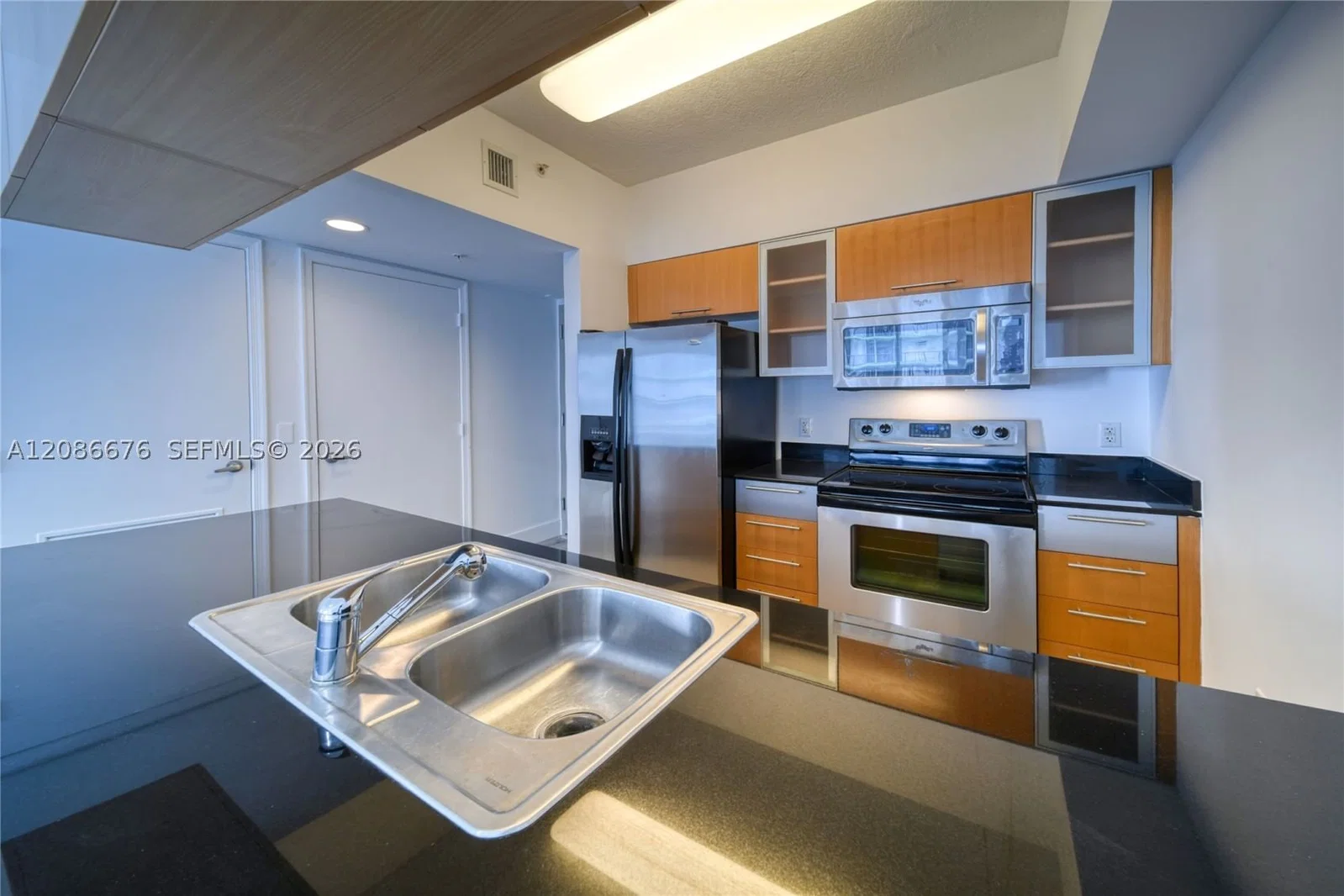 1+1 Condo — 1750 Bayshore Dr #3205, Miami, FL 33132
