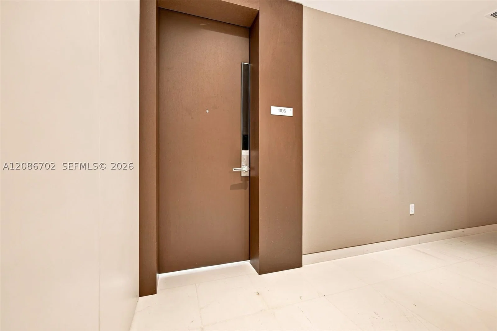 1+1 Condo — 300 Biscayne Blvd Way #1106, Miami, FL 33131