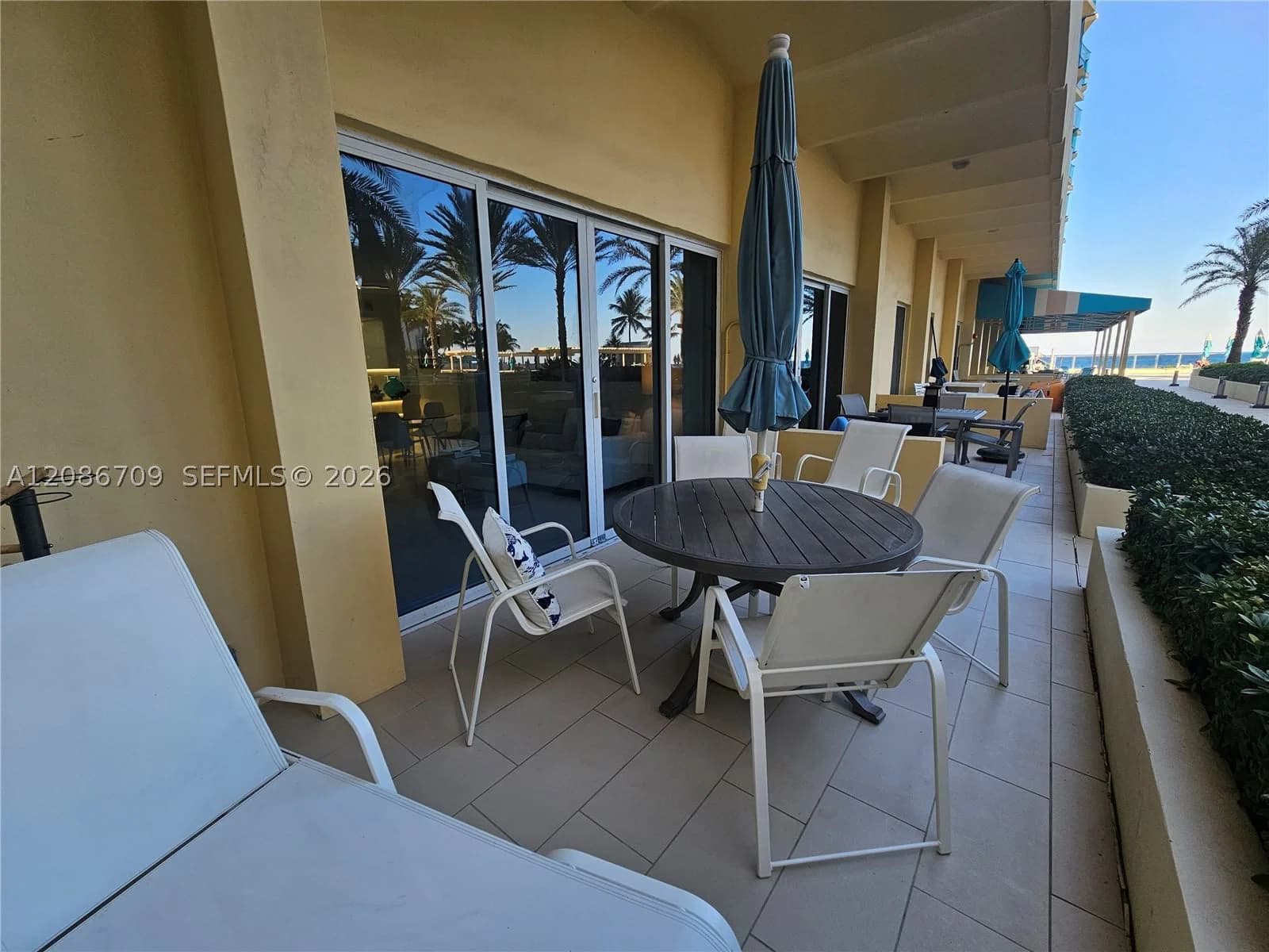 1+1 Condo — 2501 Ocean Dr #L17, Hollywood, FL 33019