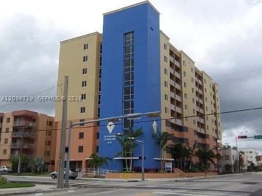 1+1 Kooperatif — 218 12 AV #506, Miami, FL 33128