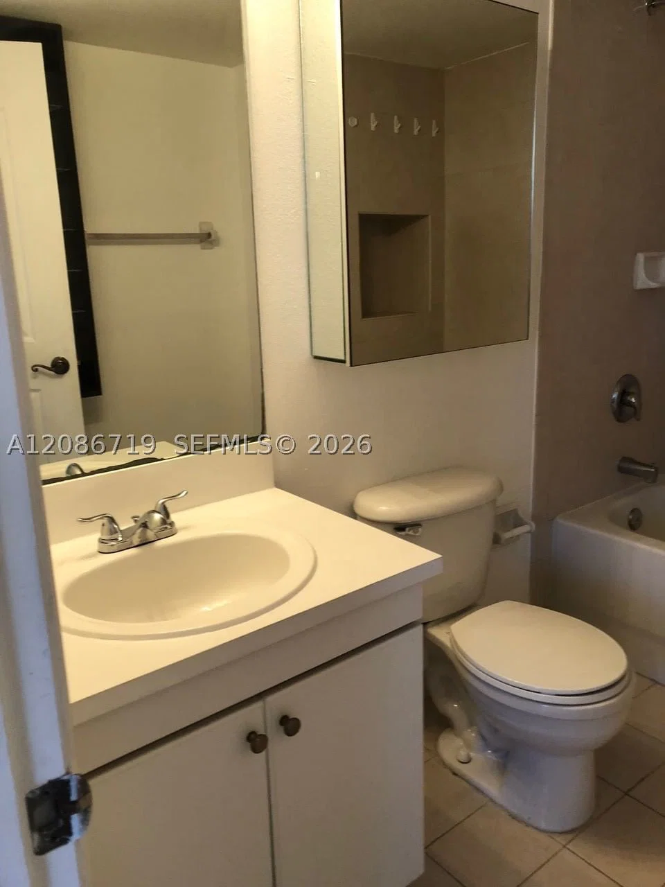 1+1 Kooperatif — 218 12 AV #506, Miami, FL 33128