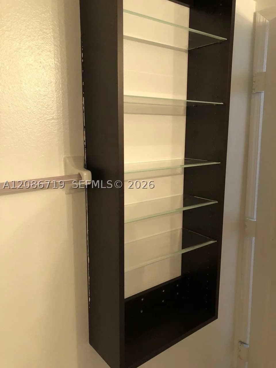 1+1 Kooperatif — 218 12 AV #506, Miami, FL 33128