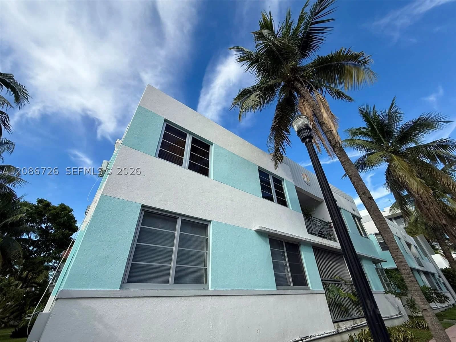 Kooperatif — 135 3rd St #17, Miami Beach, FL 33139
