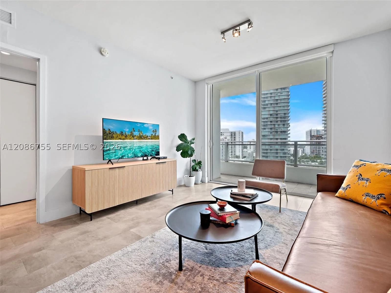 1+1 Condo — 1080 Brickell Ave #1403, Miami, FL 33131