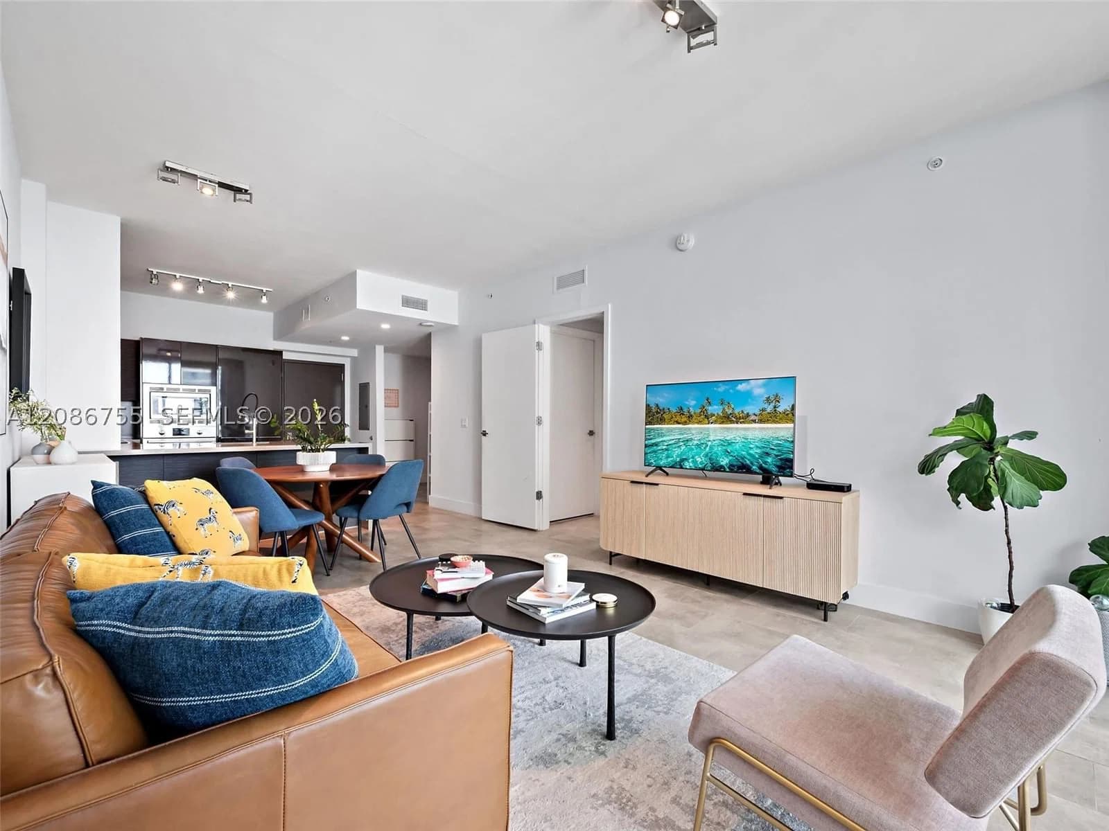1+1 Condo — 1080 Brickell Ave #1403, Miami, FL 33131