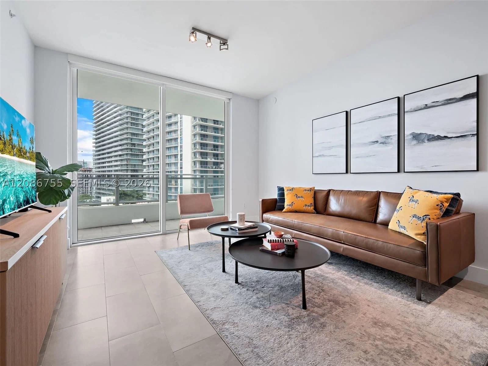 1+1 Condo — 1080 Brickell Ave #1403, Miami, FL 33131