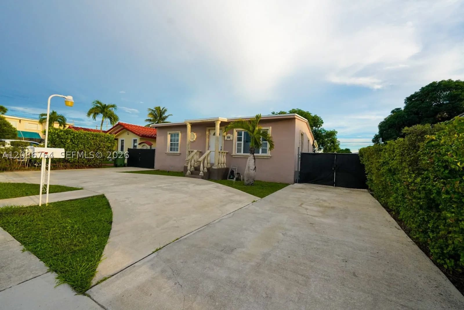 2+1 Müstakil ev — 358 45th St, Hialeah, FL 33013