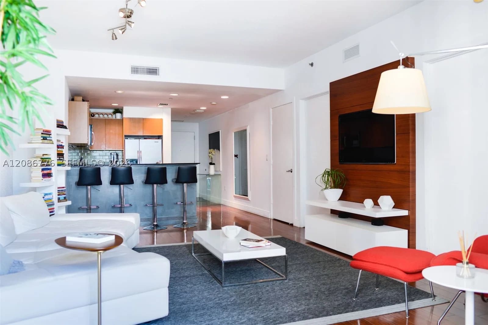 1+1 Condo — 1060 Brickell Ave #3515, Miami, FL 33131