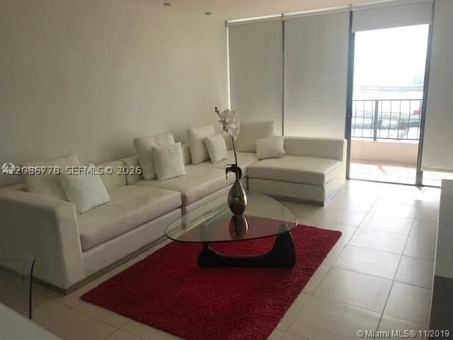 1+1 Condo — 555 15th St #14H, Miami, FL 33132