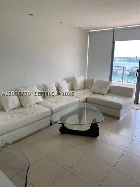 1+1 Condo — 555 15th St #14H, Miami, FL 33132