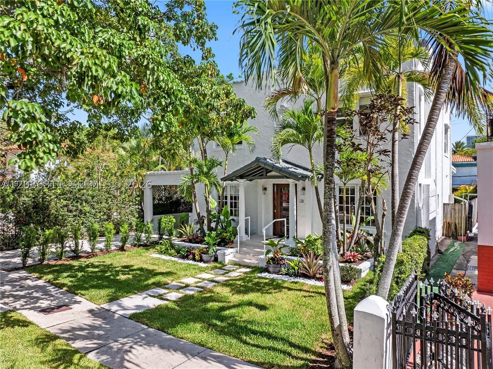 4+1 Müstakil ev — 178 45th St, Miami, FL 33137