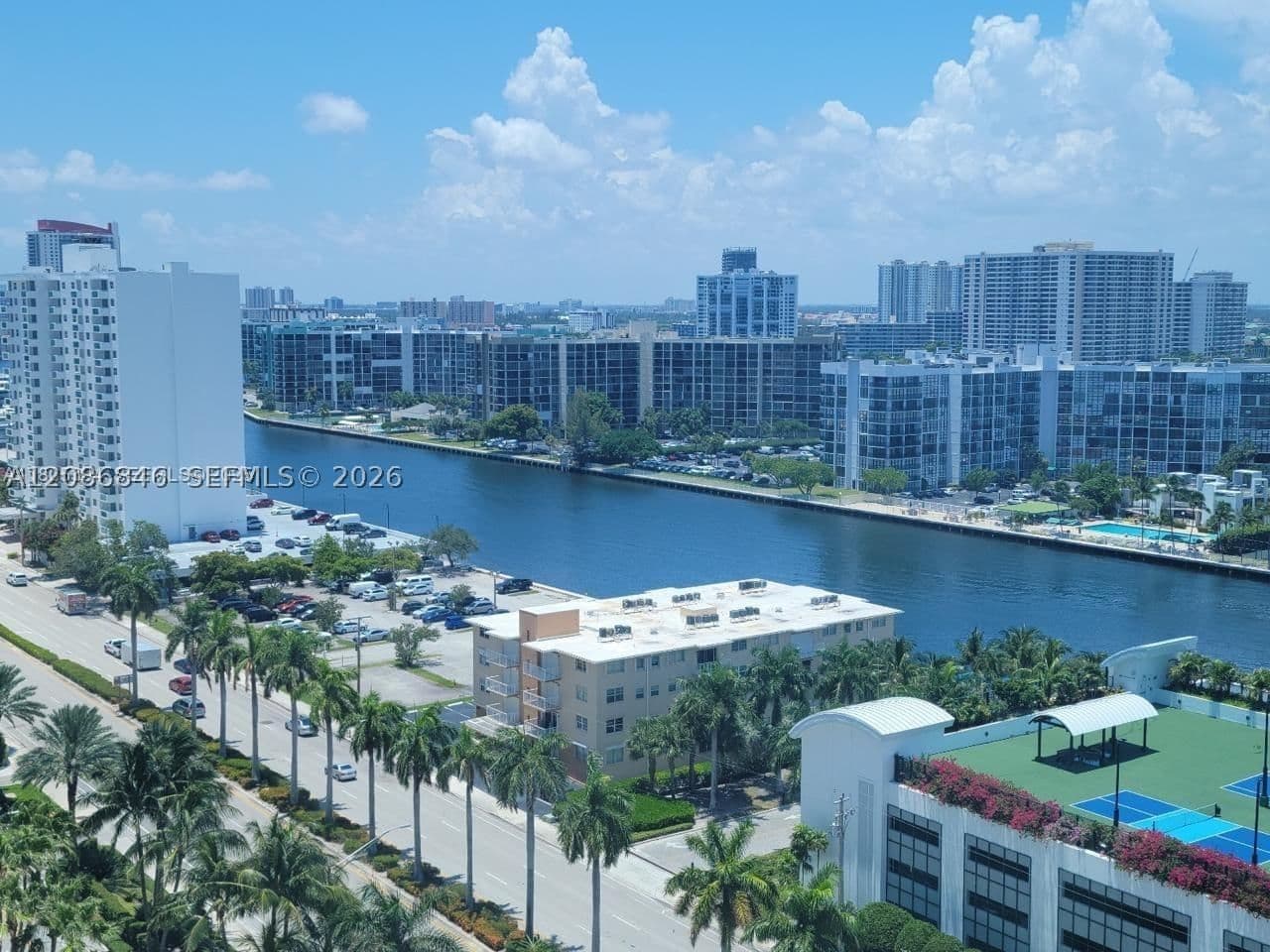 Condo — 2501 Ocean Dr #1634, Hollywood, FL 33019