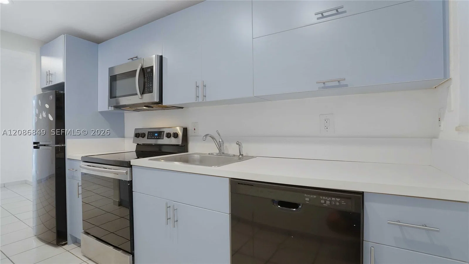 1+1 Condo — 1340 Lincoln Rd #404, Miami Beach, FL 33139