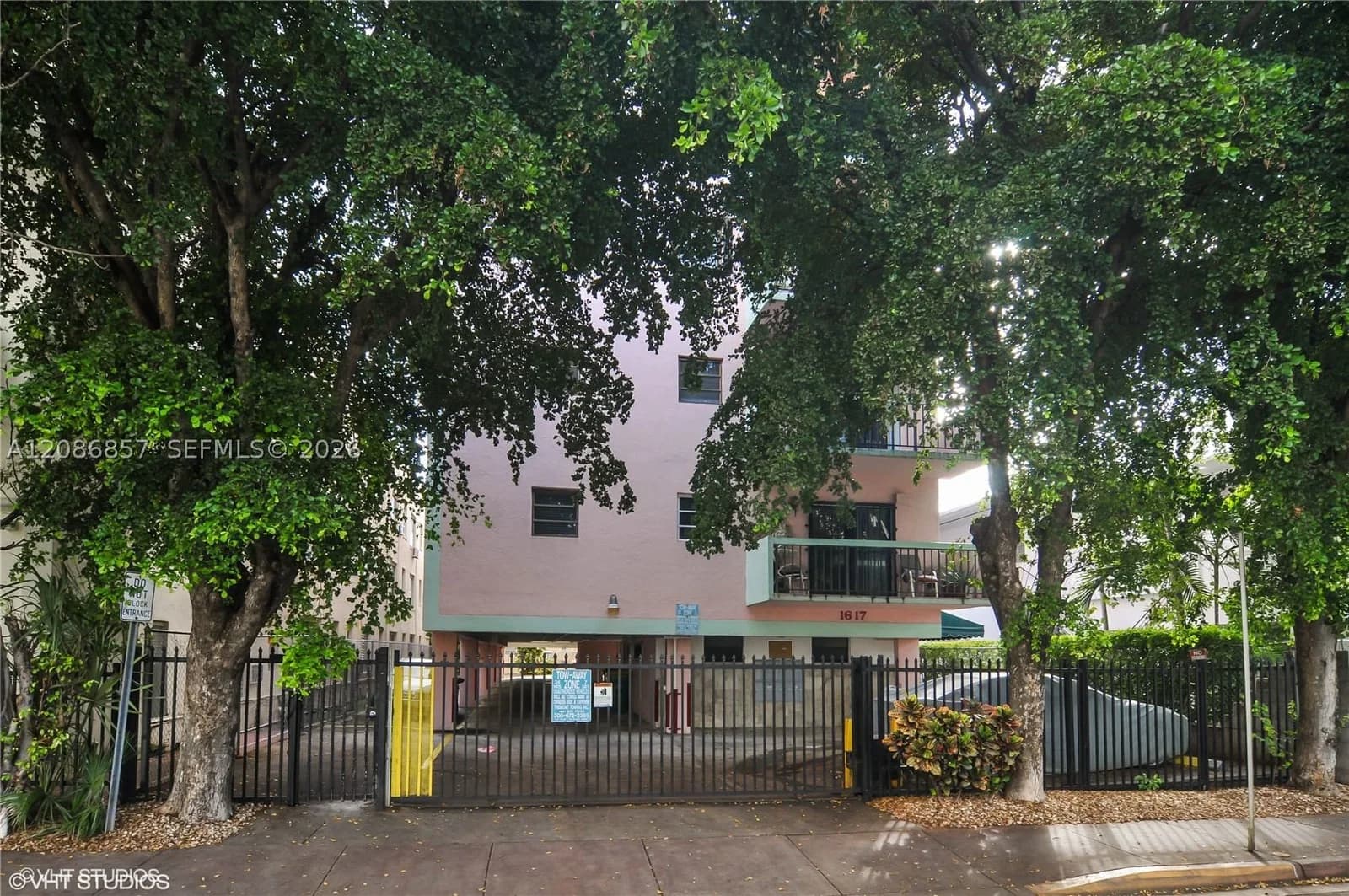 2-bedroom Condo — 1617 Jefferson Ave #404, Miami Beach, FL 33139