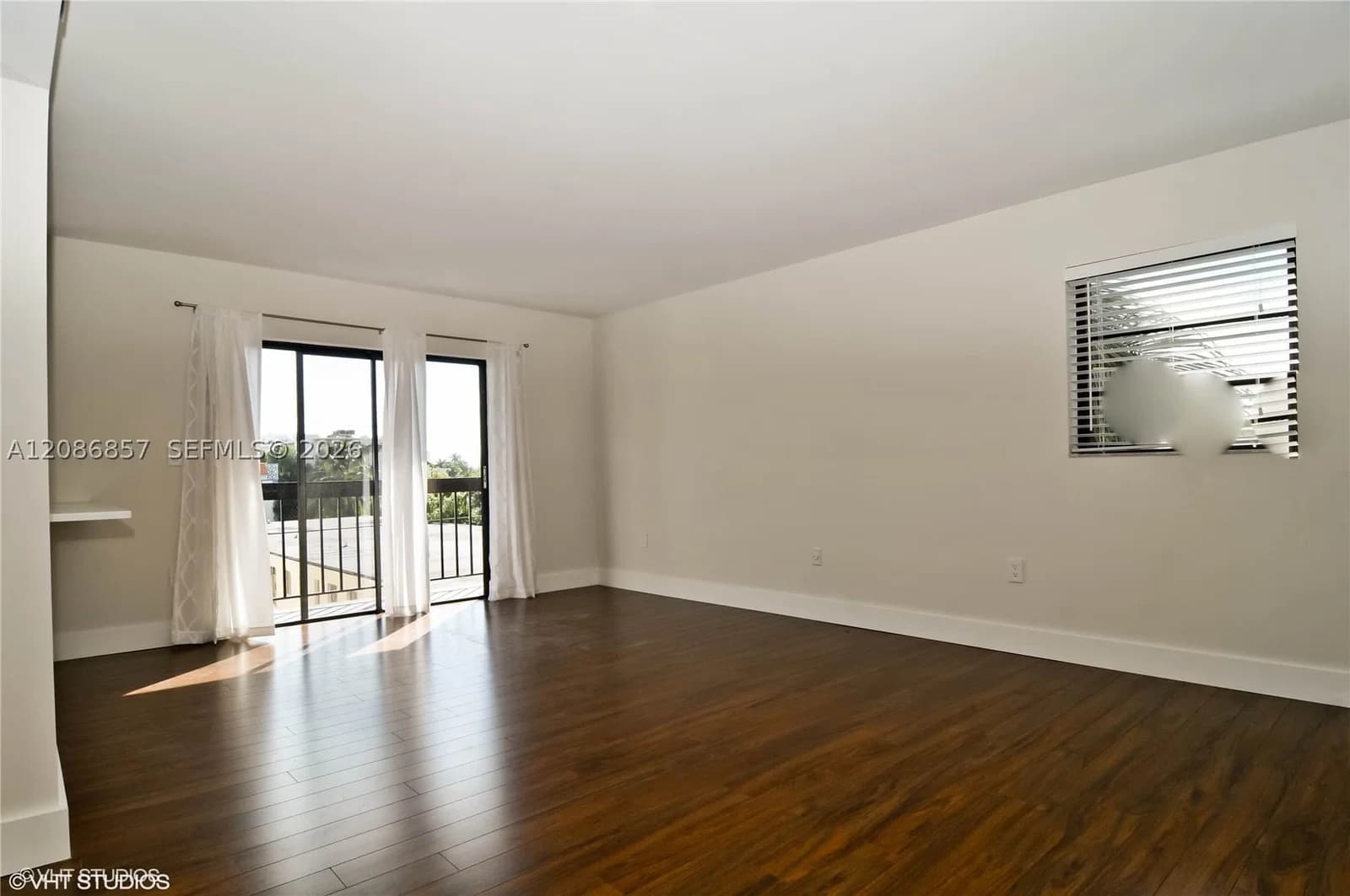2-bedroom Condo — 1617 Jefferson Ave #404, Miami Beach, FL 33139