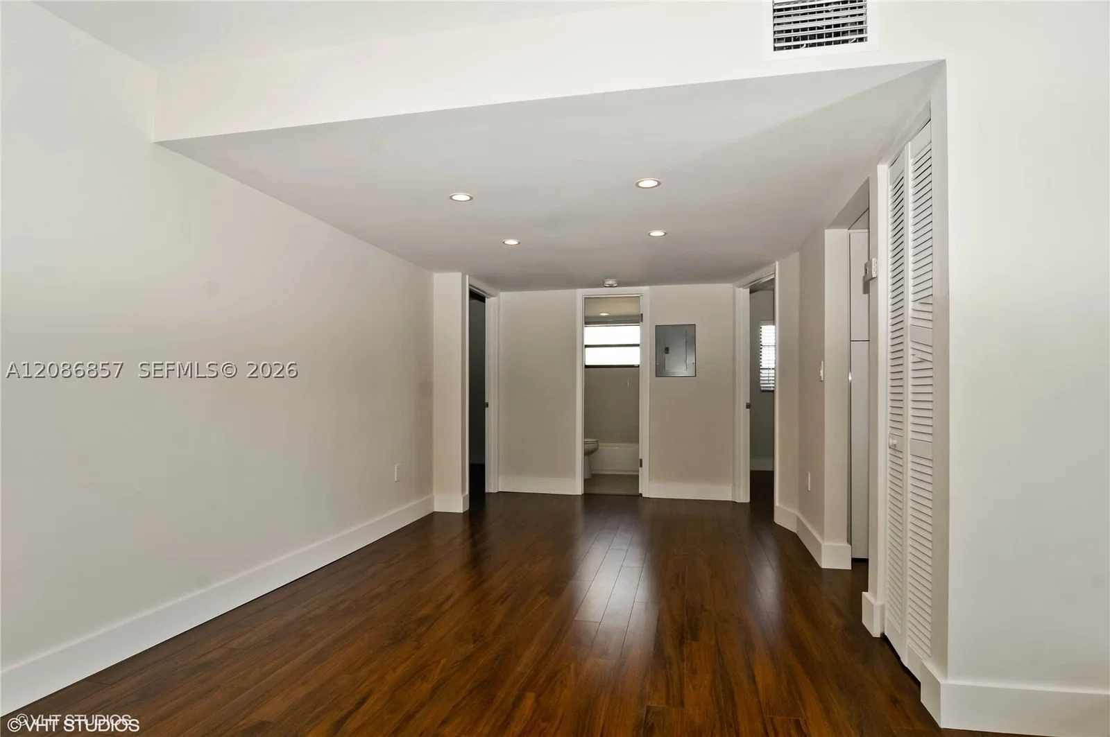 2-bedroom Condo — 1617 Jefferson Ave #404, Miami Beach, FL 33139