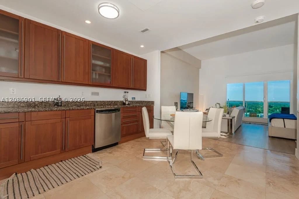 Condo — 2301 Collins Ave #1630, Miami Beach, FL 33139