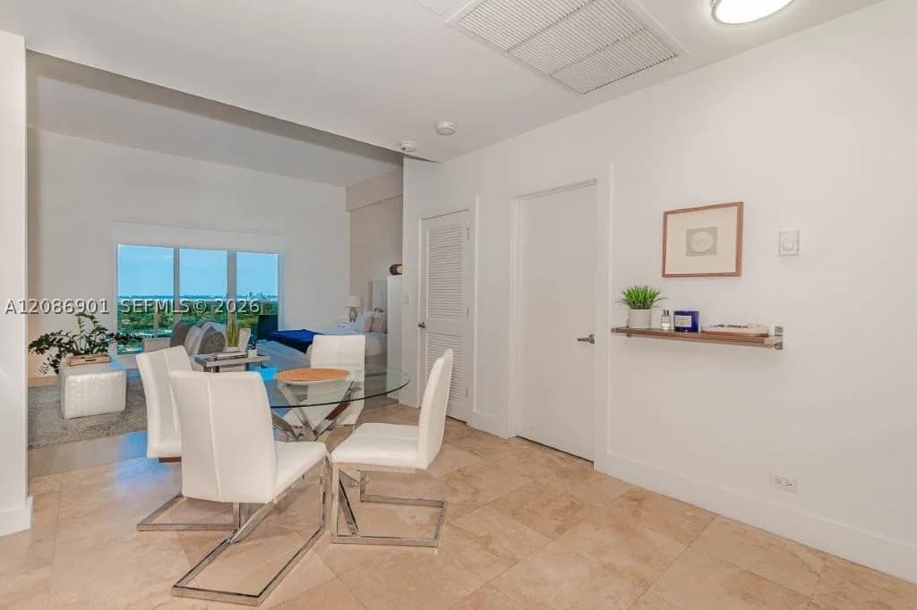 Condo — 2301 Collins Ave #1630, Miami Beach, FL 33139