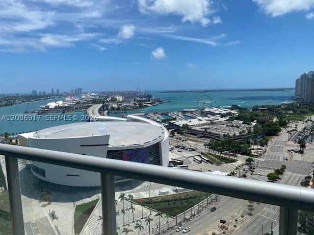 1+1 Condo — 888 Biscayne Blvd #2602, Miami, FL 33132