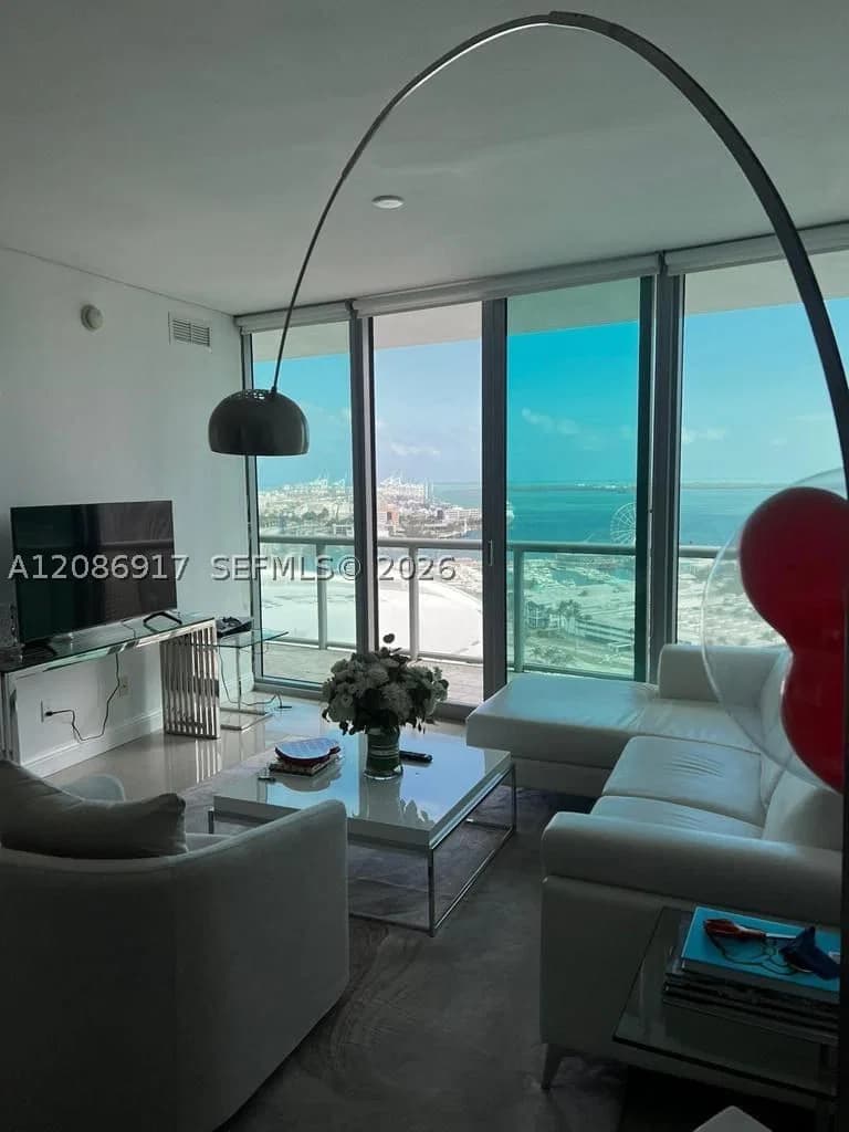 1+1 Condo — 888 Biscayne Blvd #2602, Miami, FL 33132