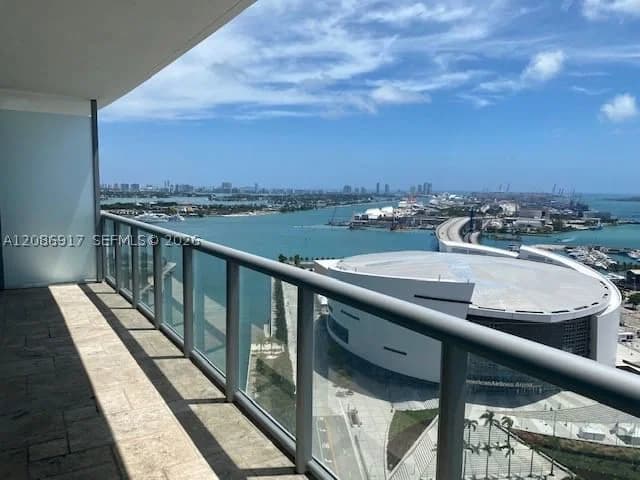 1+1 Condo — 888 Biscayne Blvd #2602, Miami, FL 33132