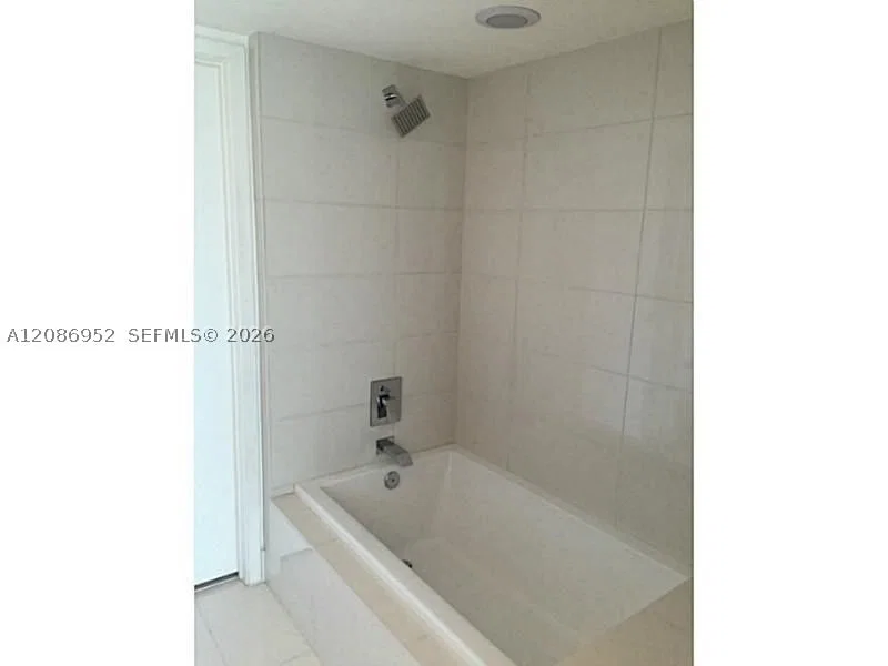 1+1 Condo — 1100 MIAMI AV #3302, Miami, FL 33130