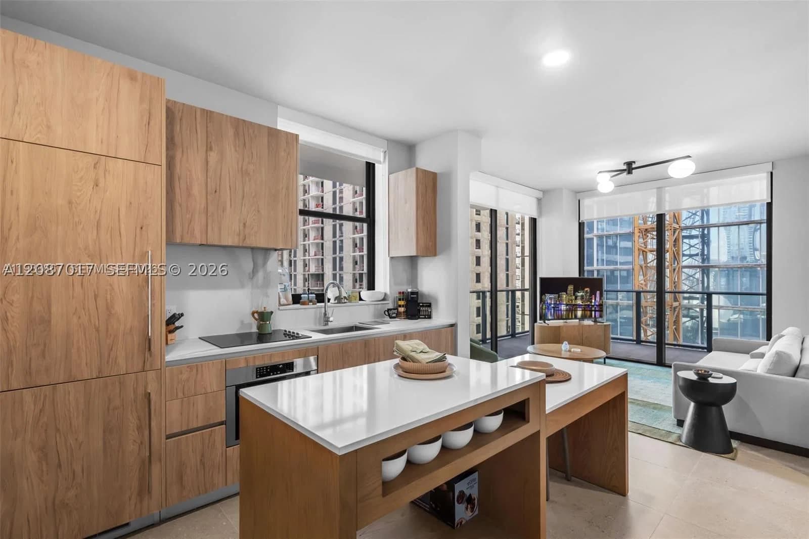 2+1 Condo — 11 6th St #2207, Miami, FL 33132