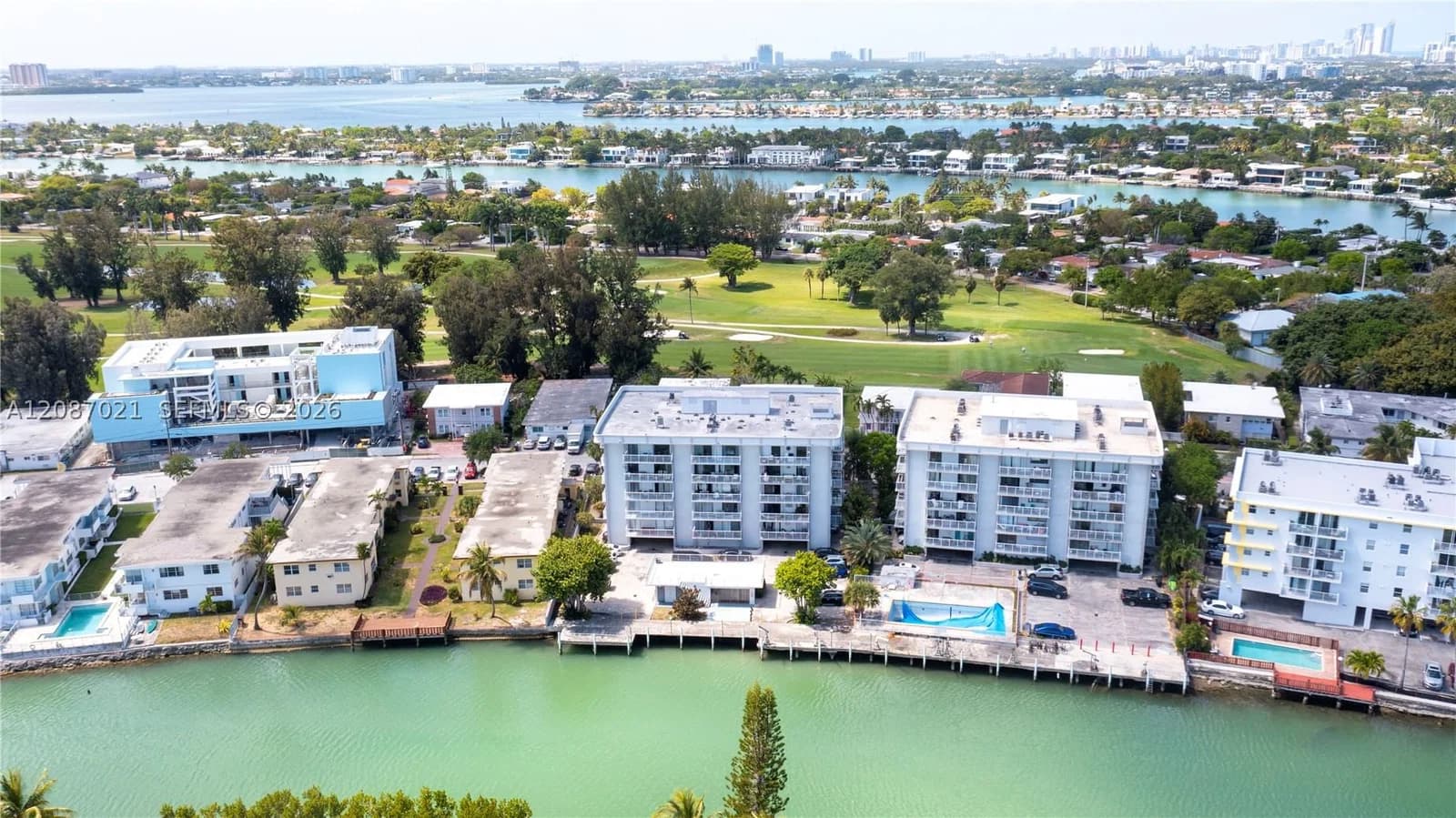 2-bedroom Condo — 130 Shore Dr #2F, Miami Beach, FL 33141