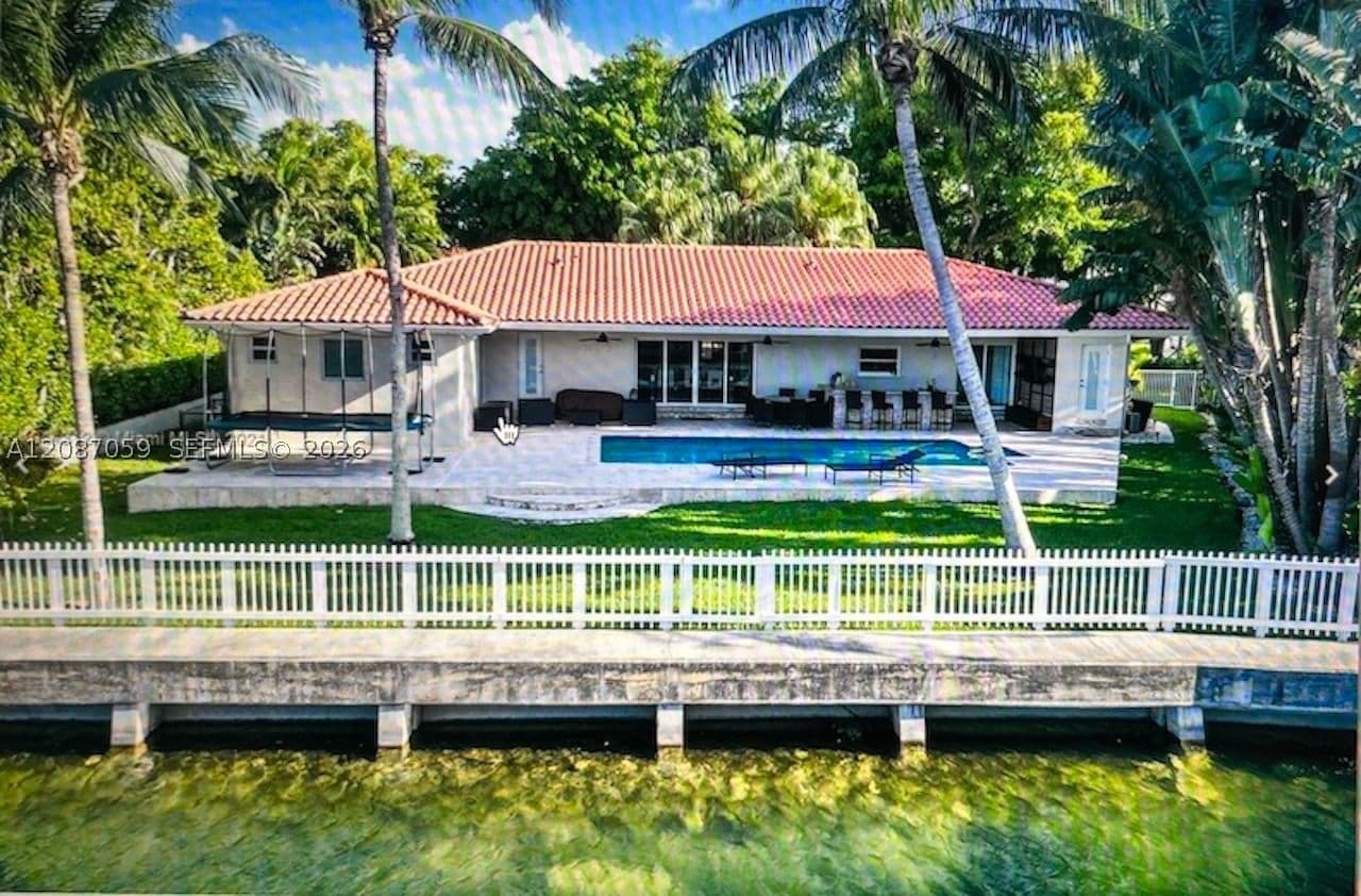 4+1 Müstakil ev — 1541 Tagus Ave #0, Coral Gables, FL 33156