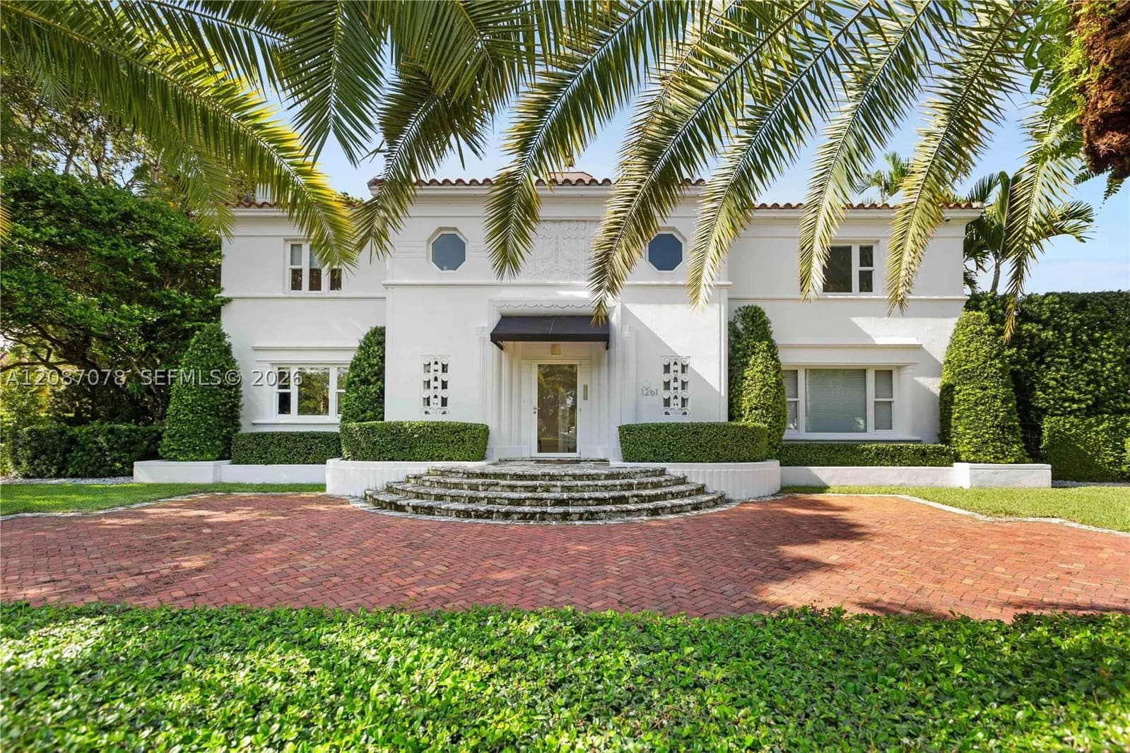 5+1 Müstakil ev — 1261 Greenway Dr, Coral Gables, FL 33134
