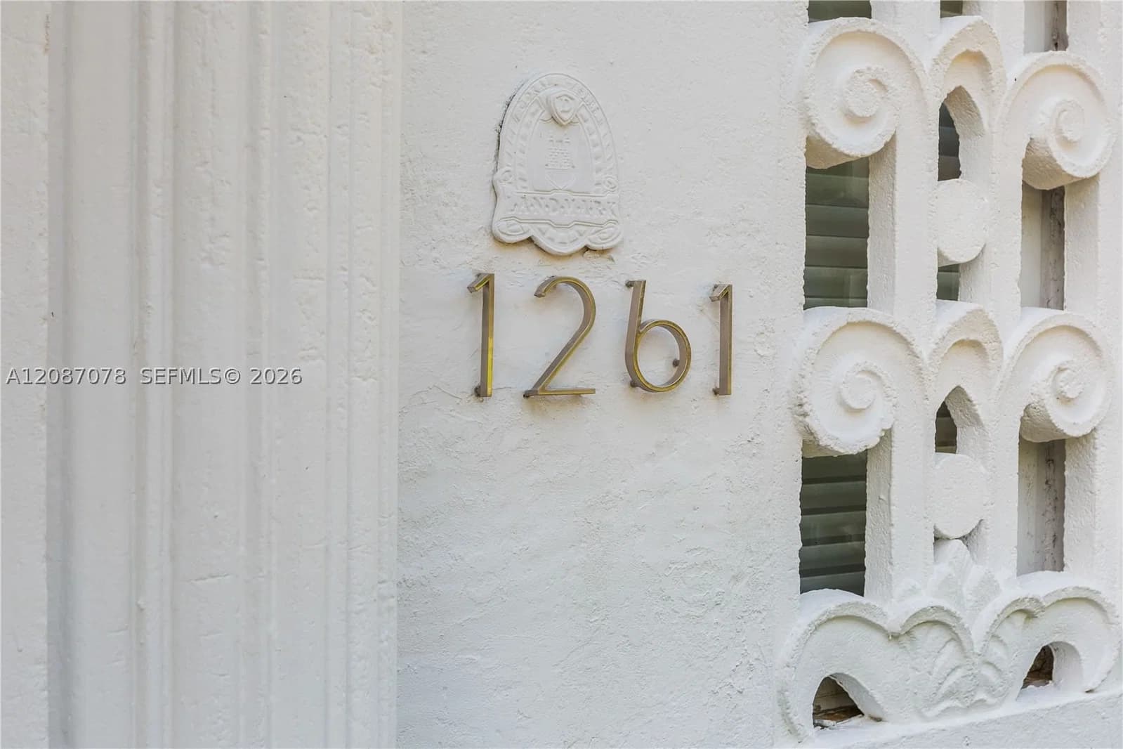 5+1 Müstakil ev — 1261 Greenway Dr, Coral Gables, FL 33134