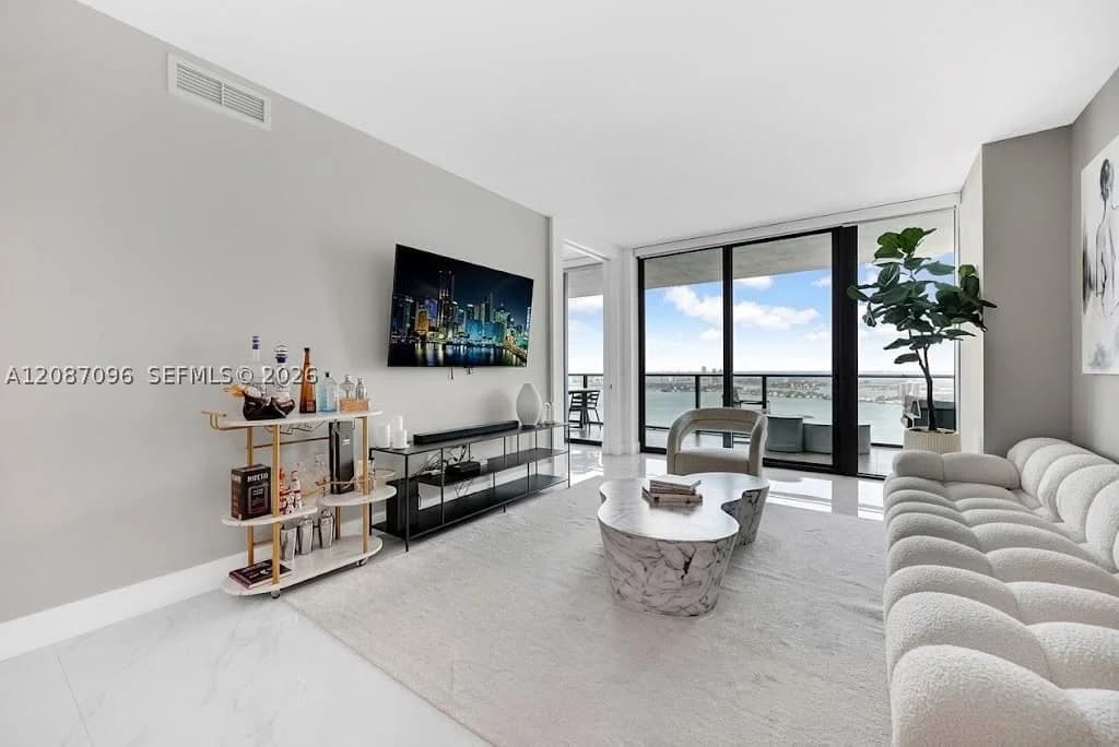 2-bedroom Condo — 650 32nd St #4705, Miami, FL 33137
