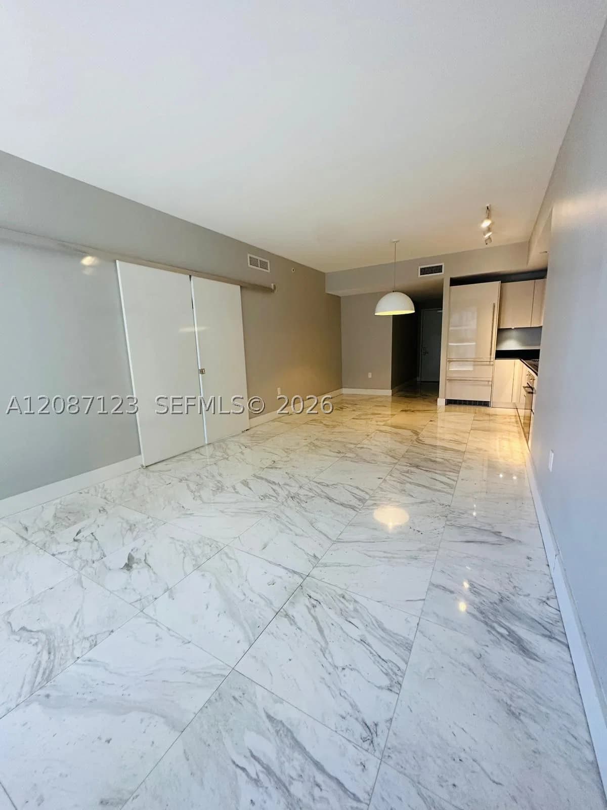 1+1 Condo — 1010 Brickell Ave #4208, Miami, FL 33131
