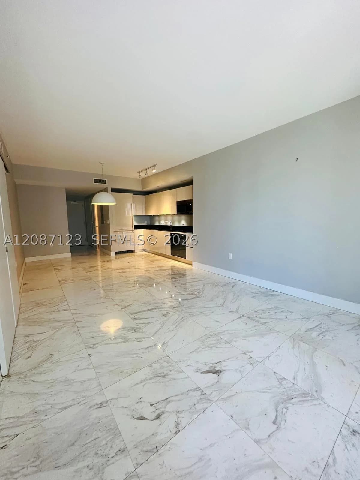 1+1 Condo — 1010 Brickell Ave #4208, Miami, FL 33131