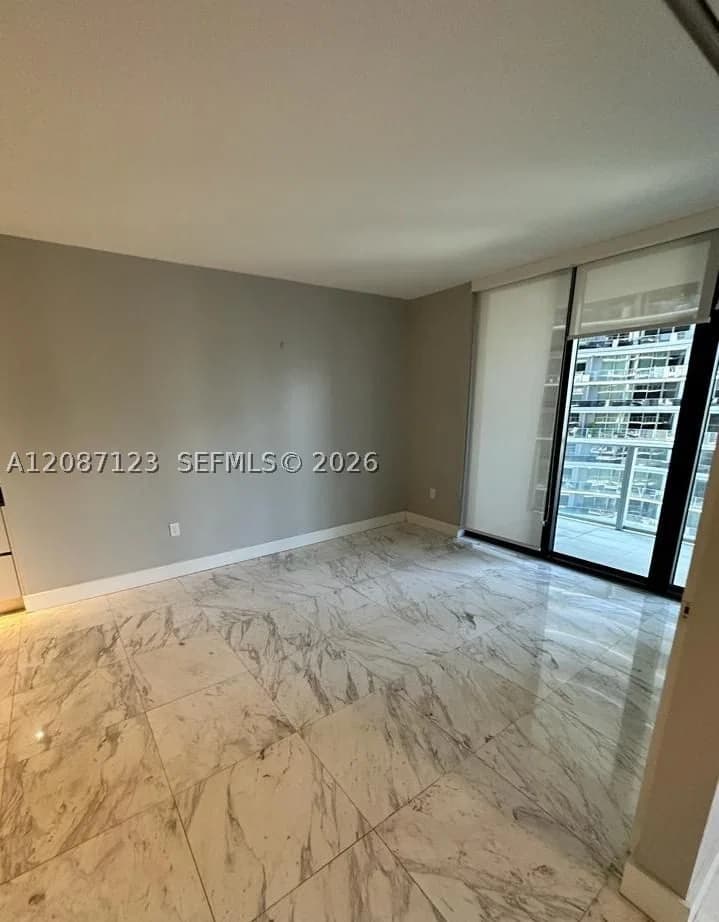 1+1 Condo — 1010 Brickell Ave #4208, Miami, FL 33131
