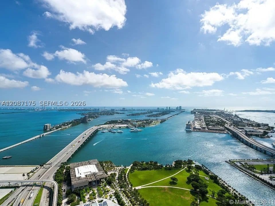 1+1 Condo — Miami, FL 33132