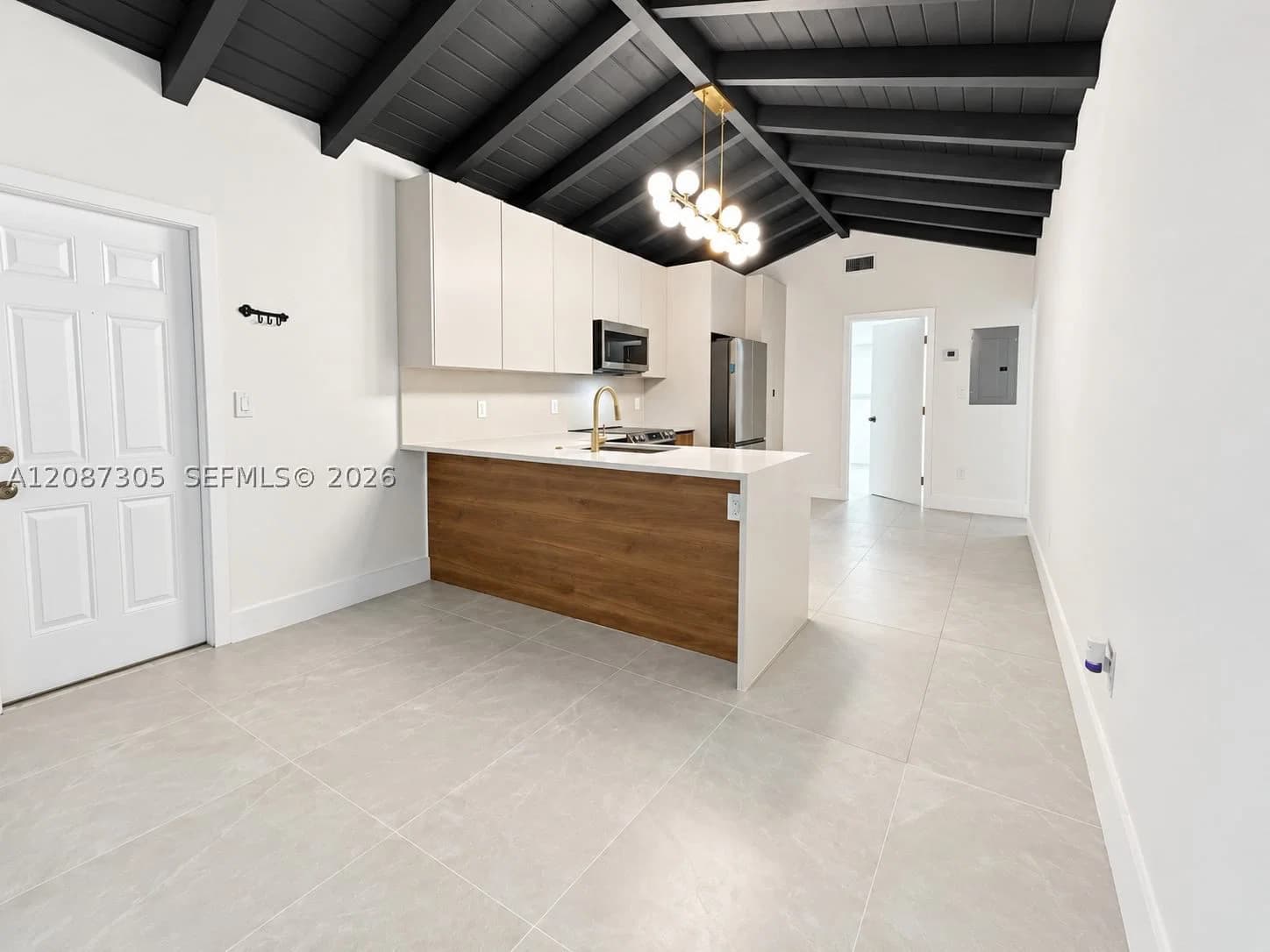 3+1 Müstakil ev — 1043 48th St #0, Miami, FL 33127