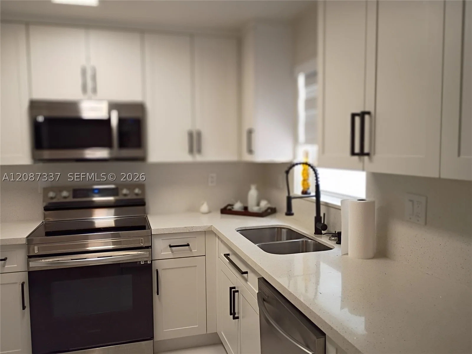 3-bedroom Townhouse — Pembroke Pines, FL 33028