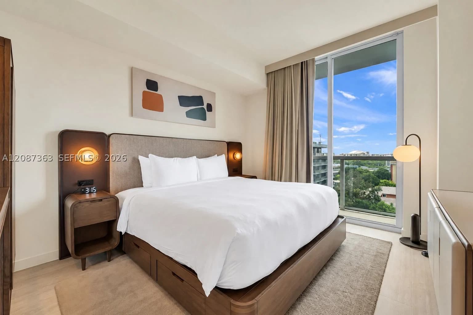 Condo — 1621 2nd Ave #613, Miami, FL 33129