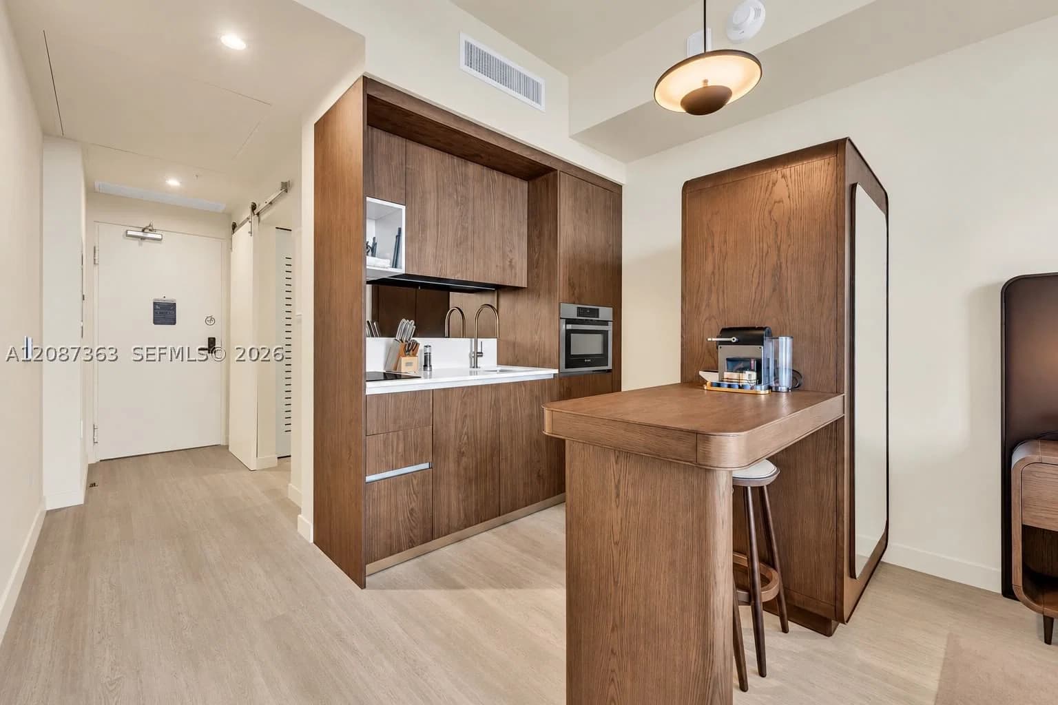Condo — 1621 2nd Ave #613, Miami, FL 33129