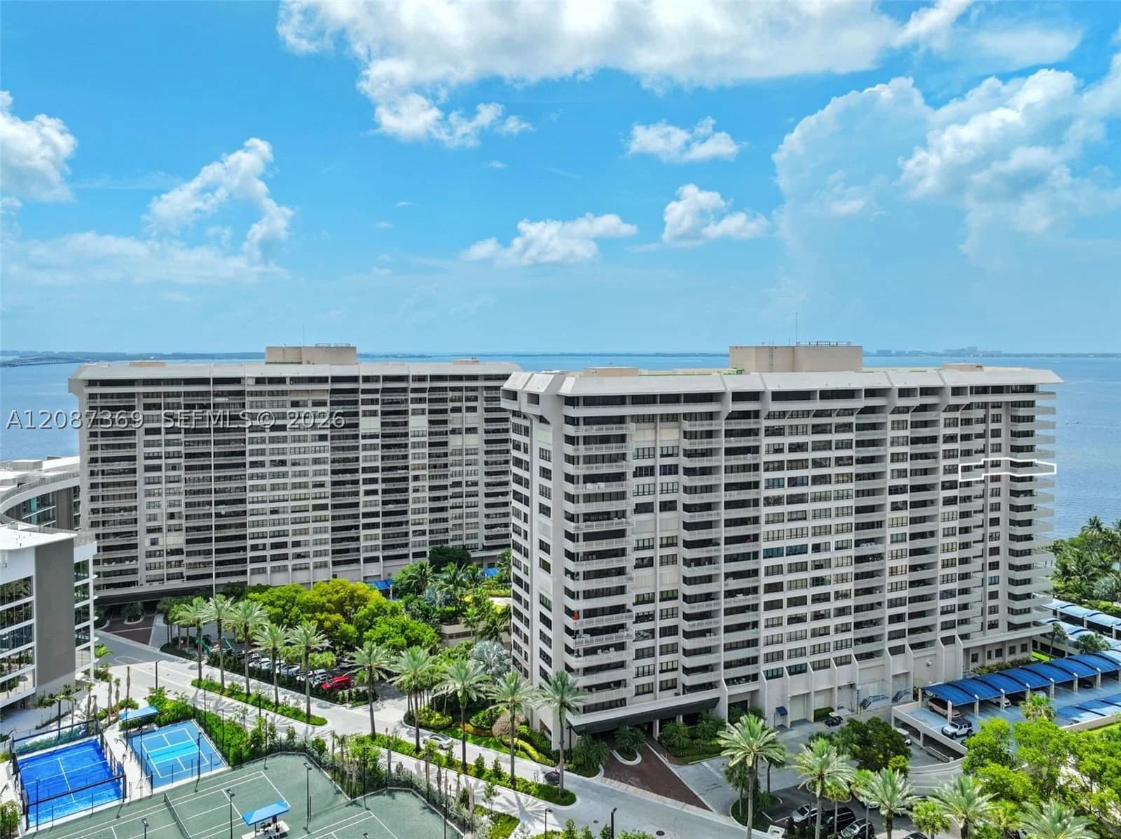 3+1 Condo — 2 Grove Isle Dr #B1402, Miami, FL 33133