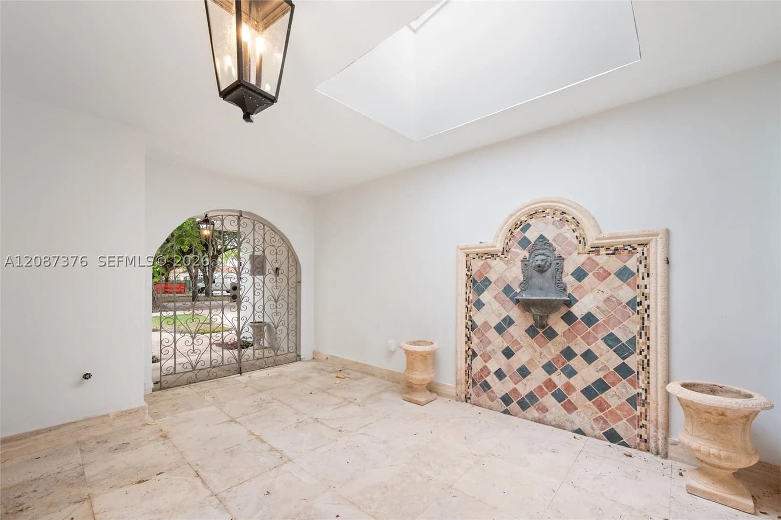4-bedroom Single-Family Home — 1320 Alhambra Cir, Coral Gables, FL 33134