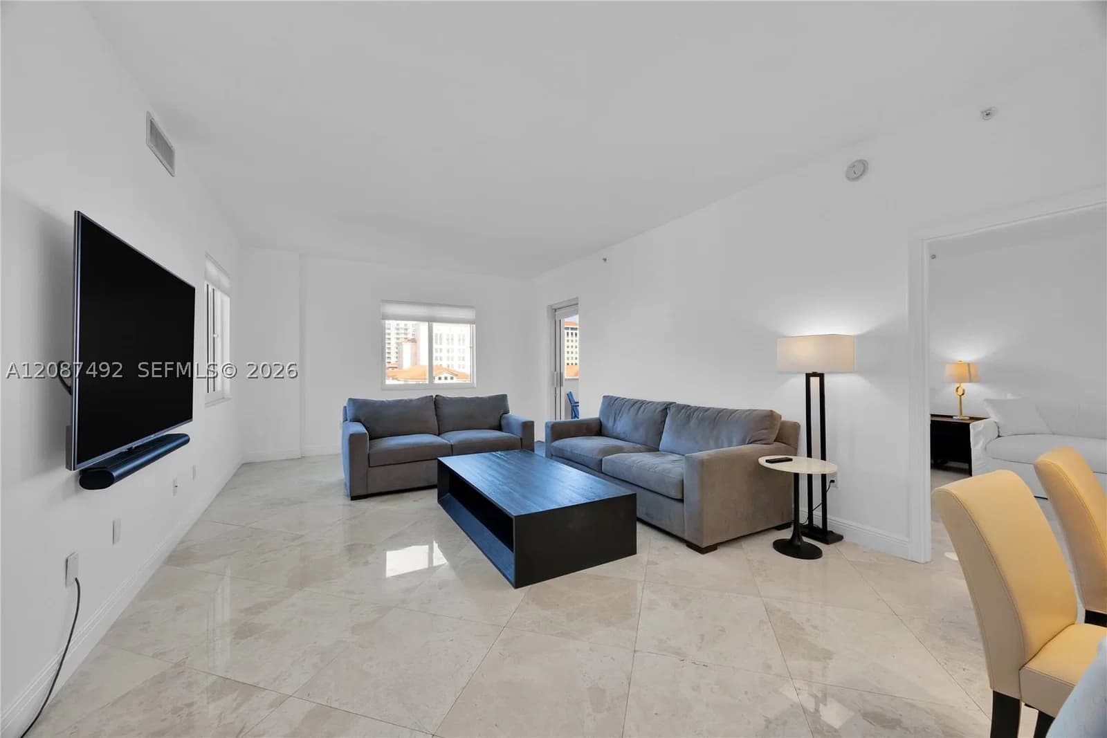 2-bedroom Condo — 10 Aragon Ave #810, Coral Gables, FL 33134