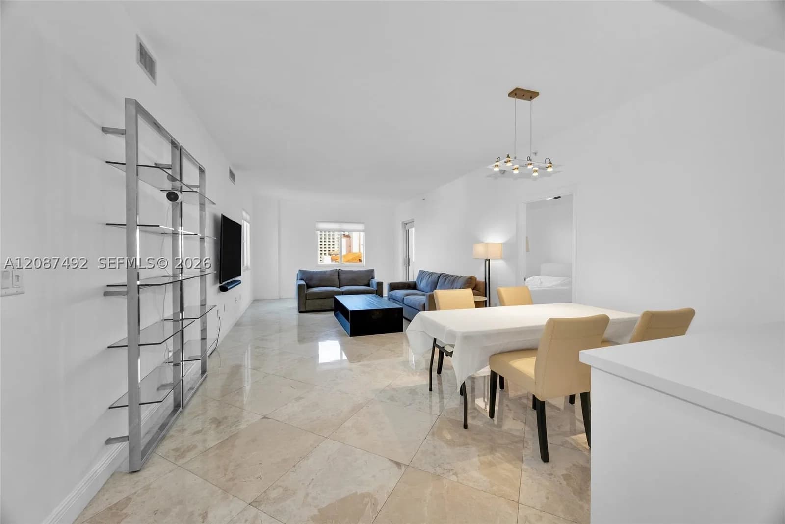 2-bedroom Condo — 10 Aragon Ave #810, Coral Gables, FL 33134