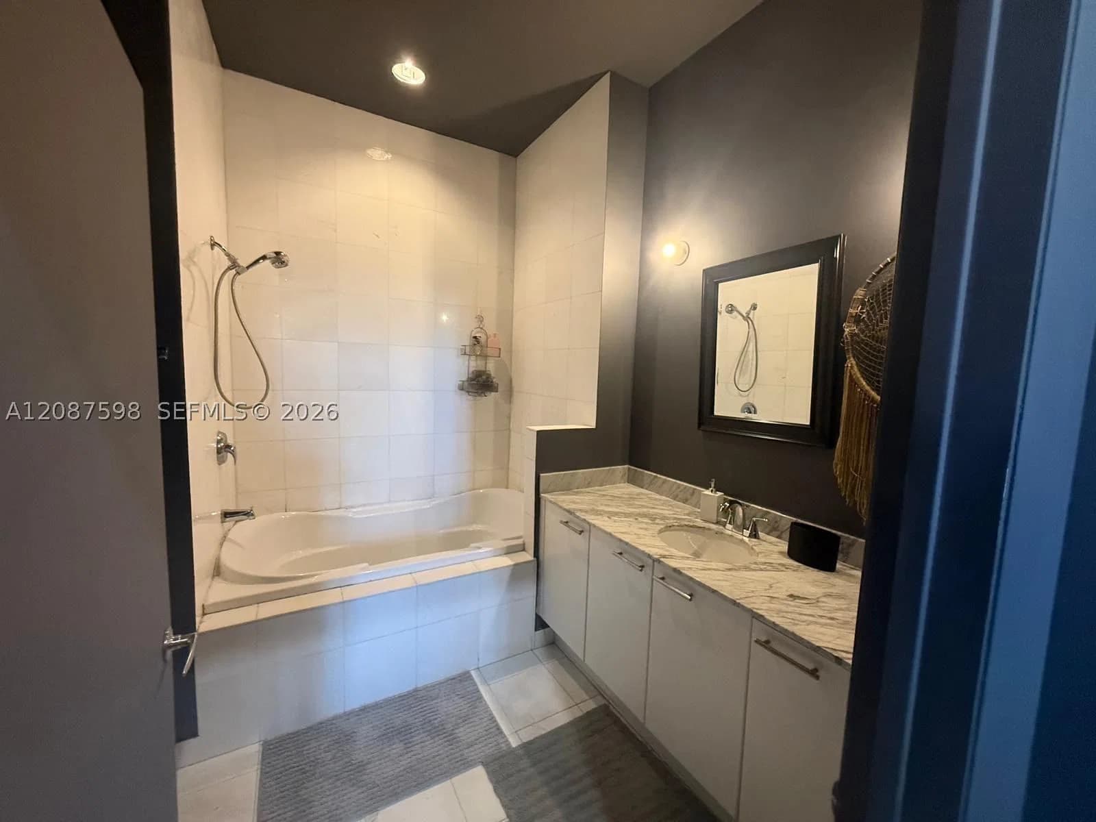 1+1 Condo — 2001 Meridian Ave #428, Miami Beach, FL 33139