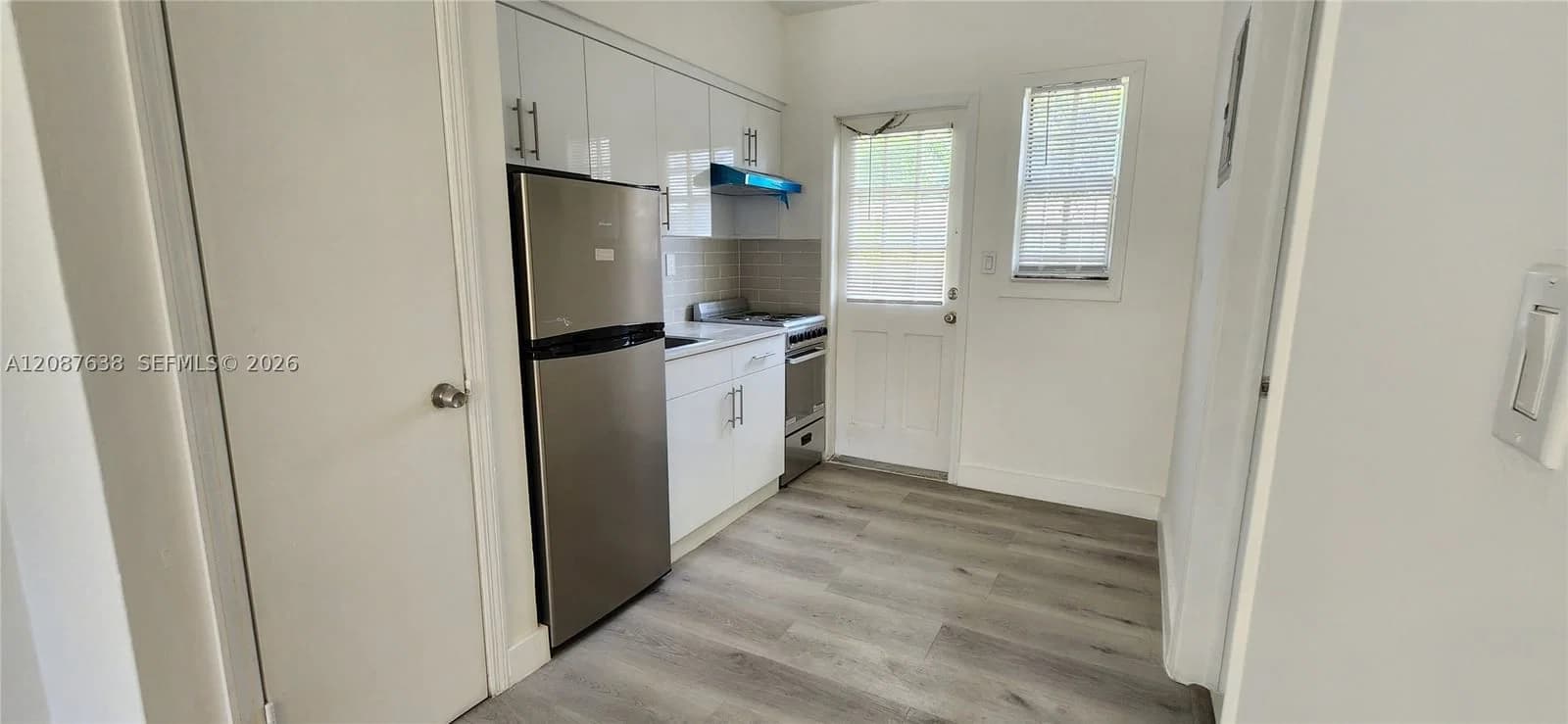 Apartment — 930 4th Ave #3, Miami, FL 33130